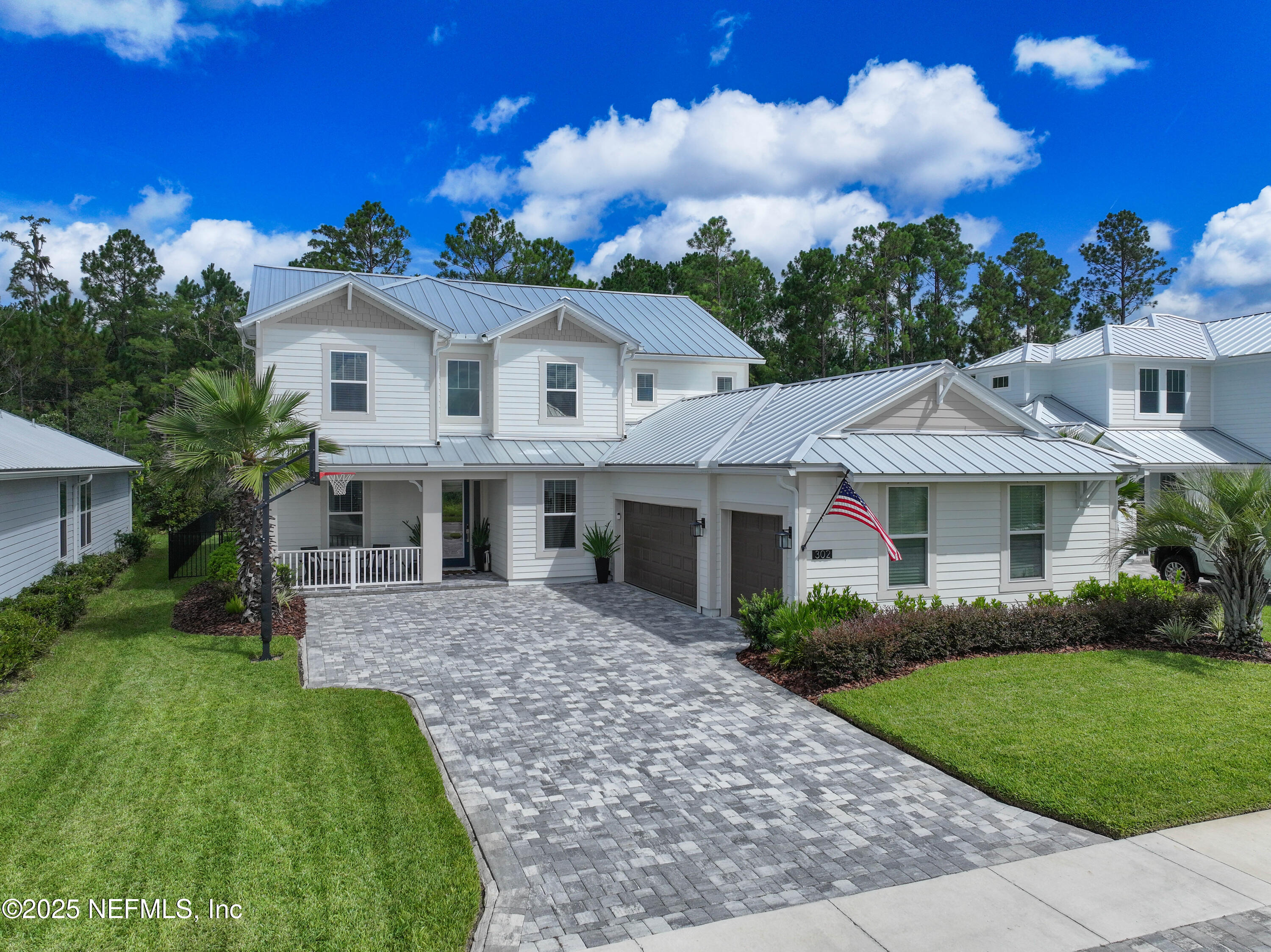 302 Marquesa Circle Property Photo 1