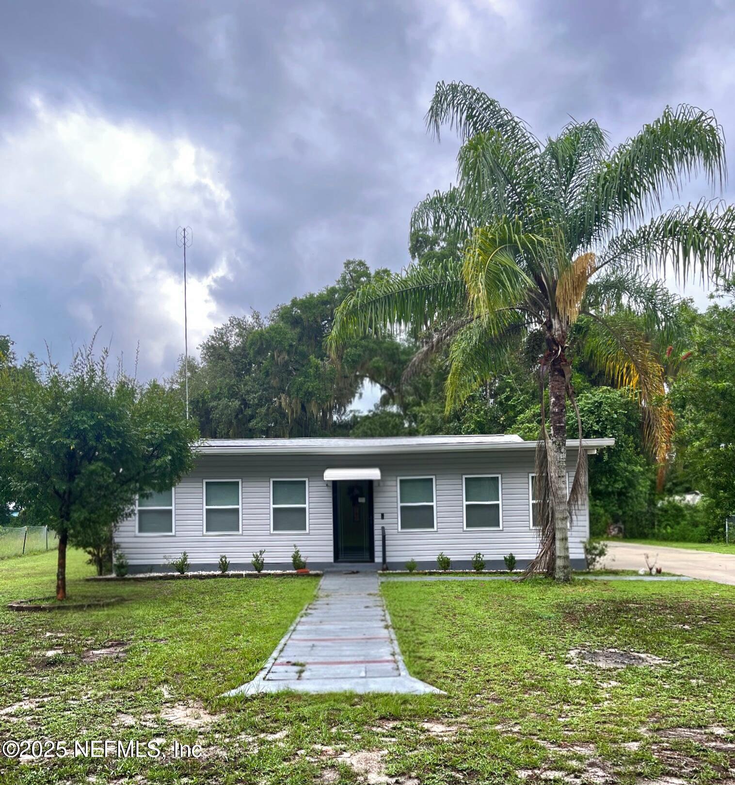 113 Leaf Street Property Photo 1