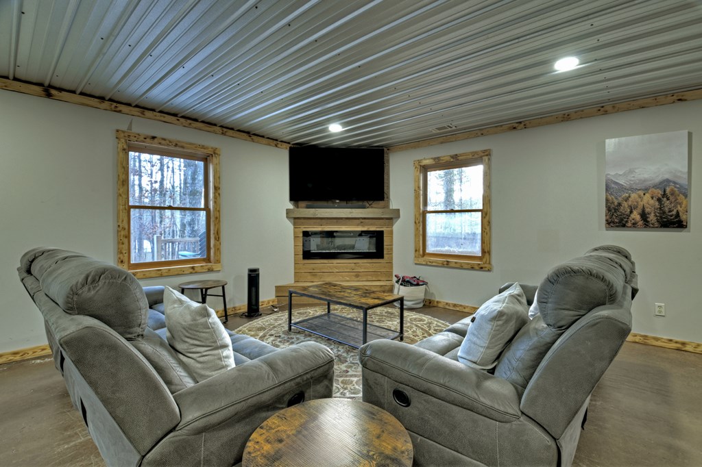 6341 Mobile Rd Property Photo 36
