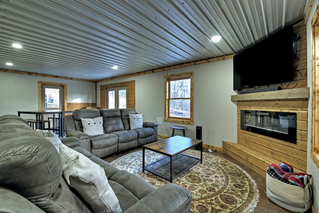 6341 Mobile Rd Property Photo 38