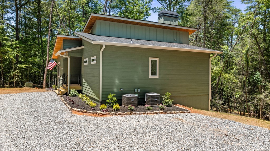 1043 Sunset Road Property Photo 2