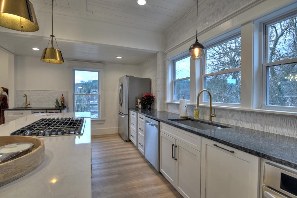 111 Highland Street Property Photo 21