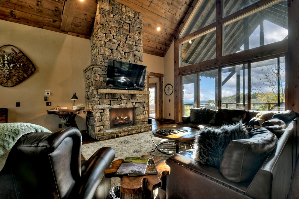 1030 Bear Mountain Pass Property Photo 5