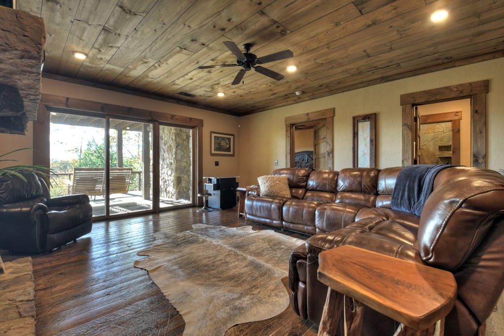 1030 Bear Mountain Pass Property Photo 35