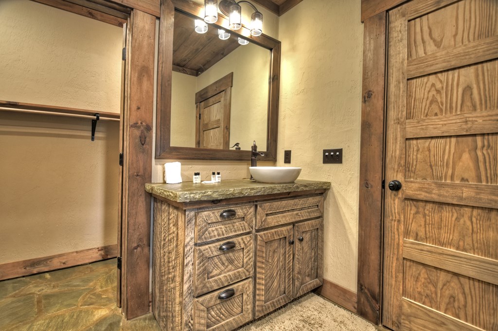 1030 Bear Mountain Pass Property Photo 45