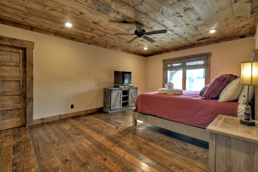 1030 Bear Mountain Pass Property Photo 48