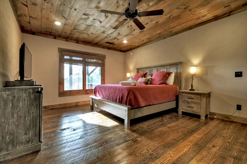 1030 Bear Mountain Pass Property Photo 49