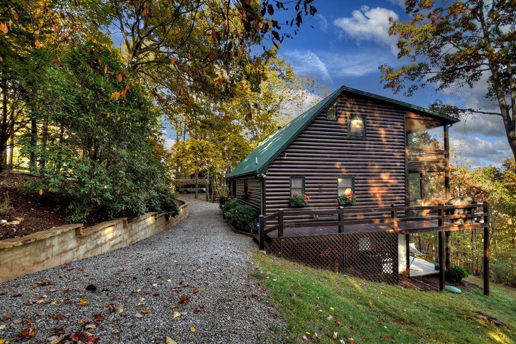 392 Eagles Nest Mountain Road Property Photo 11