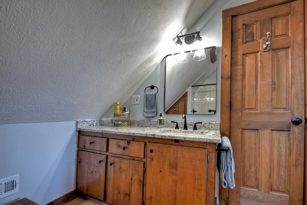 392 Eagles Nest Mountain Road Property Photo 54