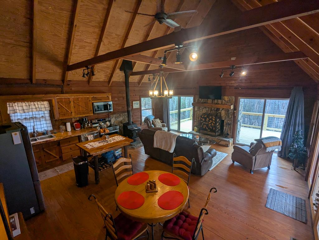 84 Knights Way Property Photo 4