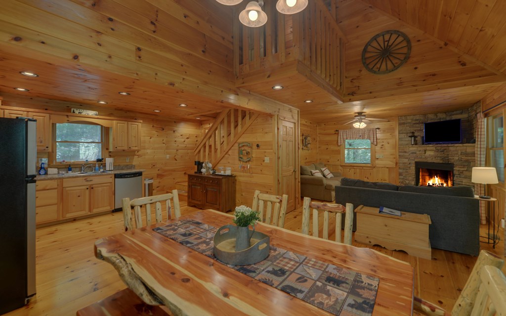 890 Mountain Lake Circle Property Photo 3