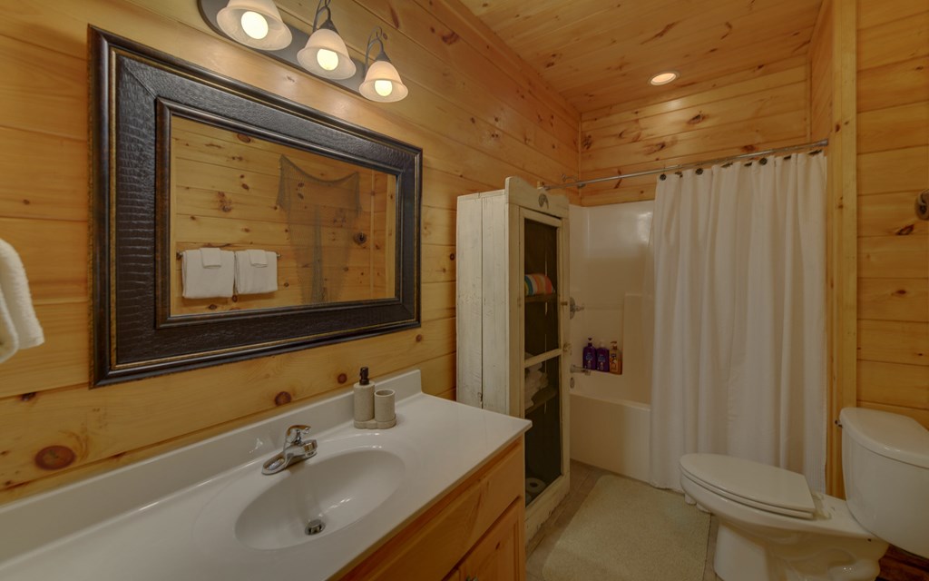 890 Mountain Lake Circle Property Photo 6