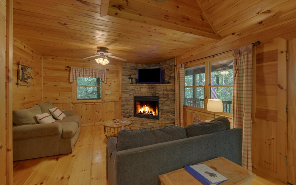 890 Mountain Lake Circle Property Photo 32