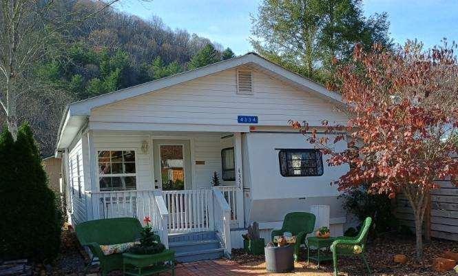 4334 River Bank Run Property Photo 2