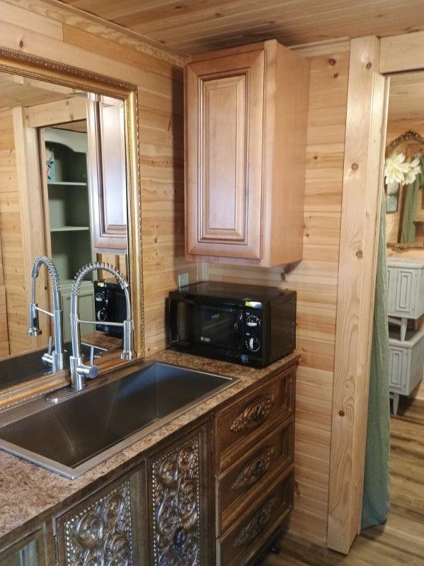 4334 River Bank Run Property Photo 31