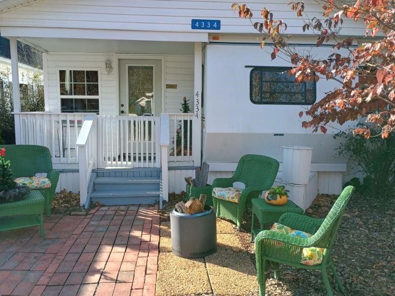 4334 River Bank Run Property Photo 33