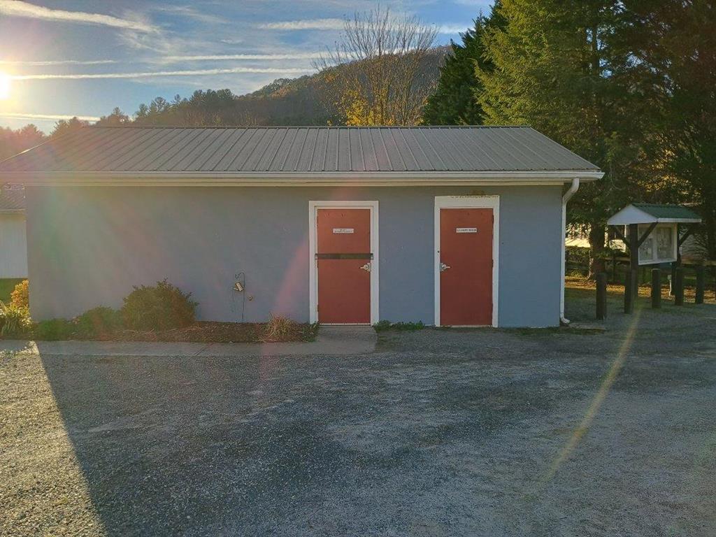 4334 River Bank Run Property Photo 52