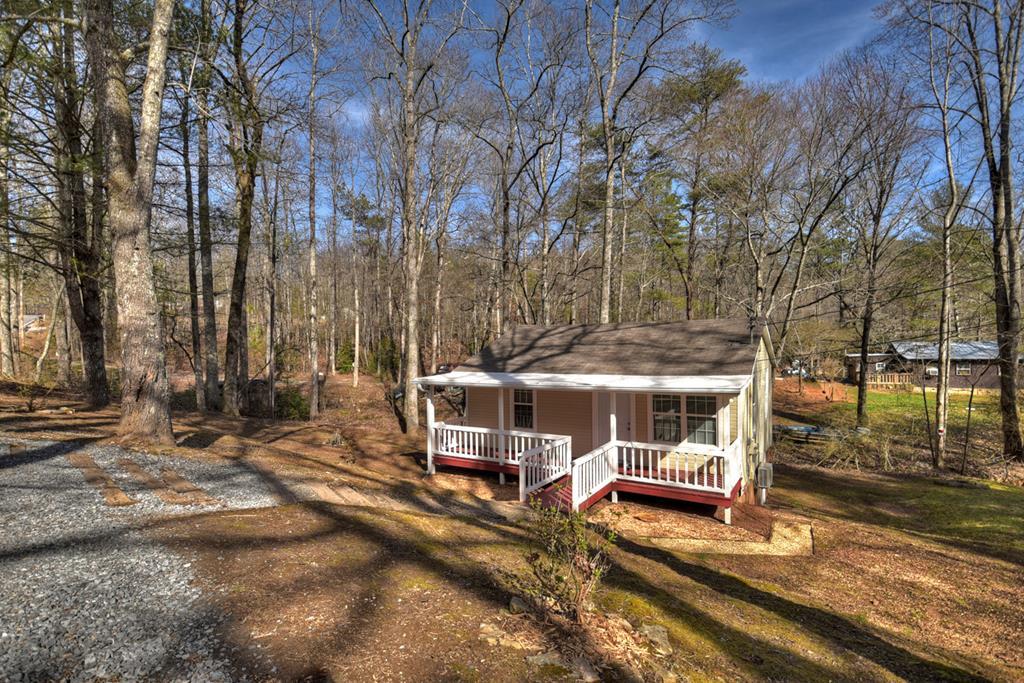 1595 Tennis Court Road Property Photo 2