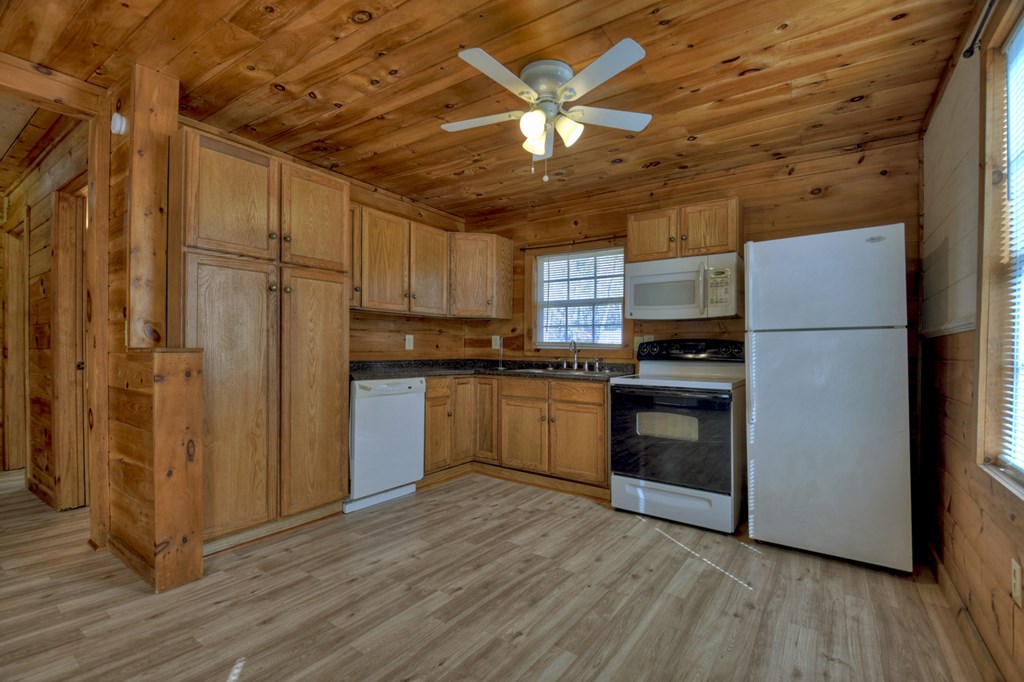 1595 Tennis Court Road Property Photo 7