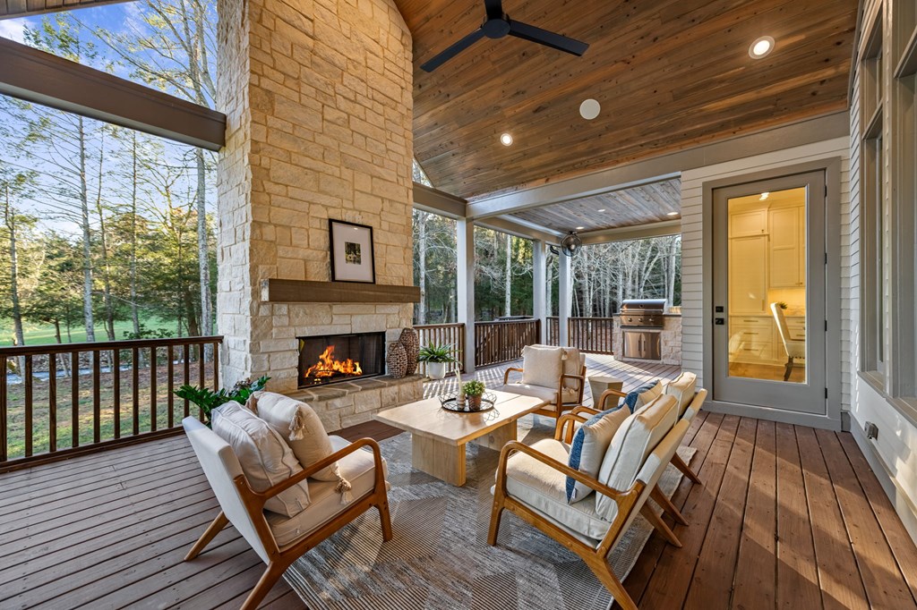 346 Woodeye Circle Property Photo 34