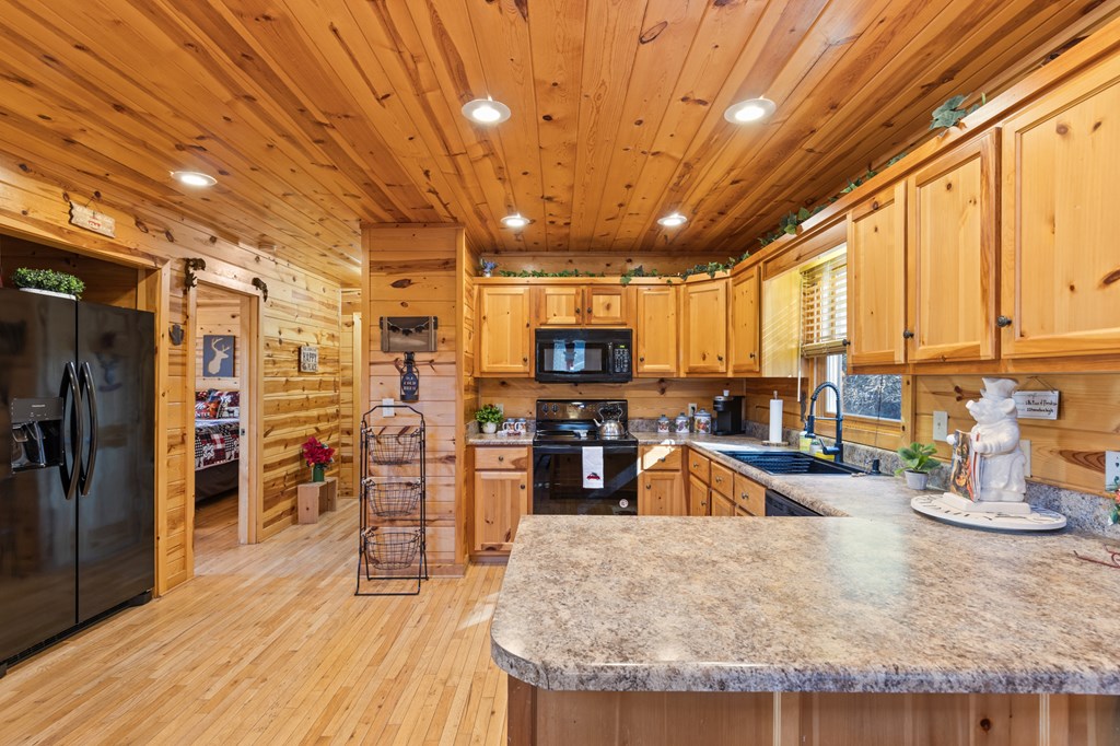 220 Mountain High Drive Property Photo 26