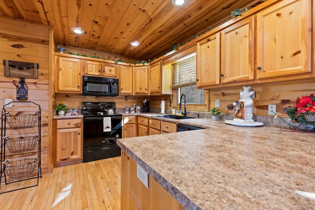 220 Mountain High Drive Property Photo 37