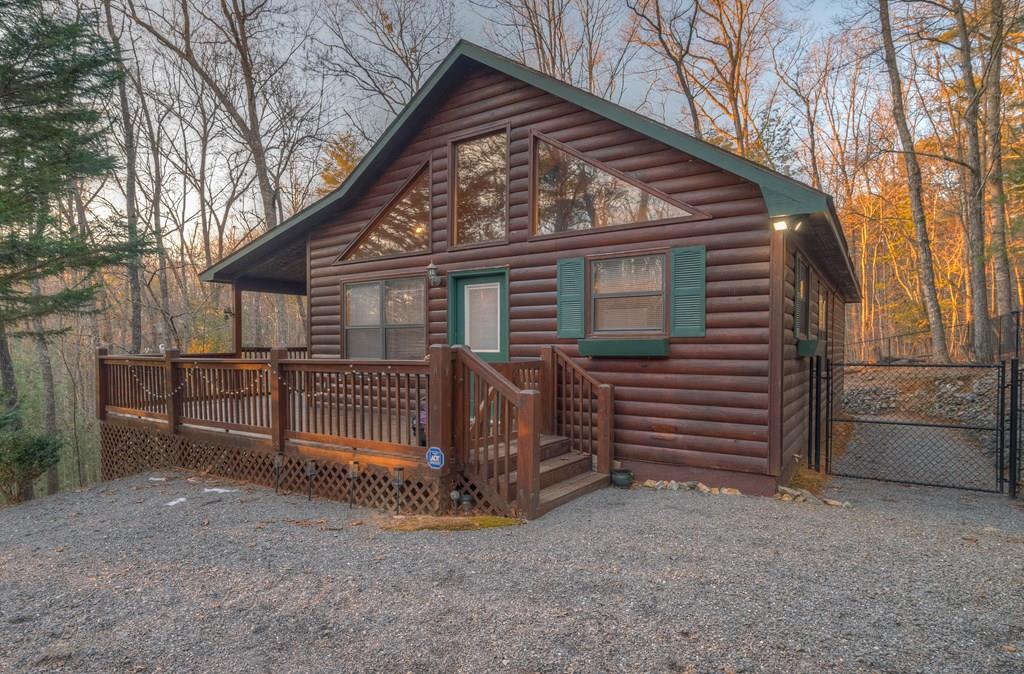 664 Hawthorne Lane Property Photo