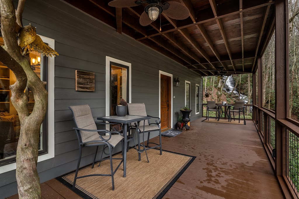 185 Huckleberry Cove Drive Property Photo 10