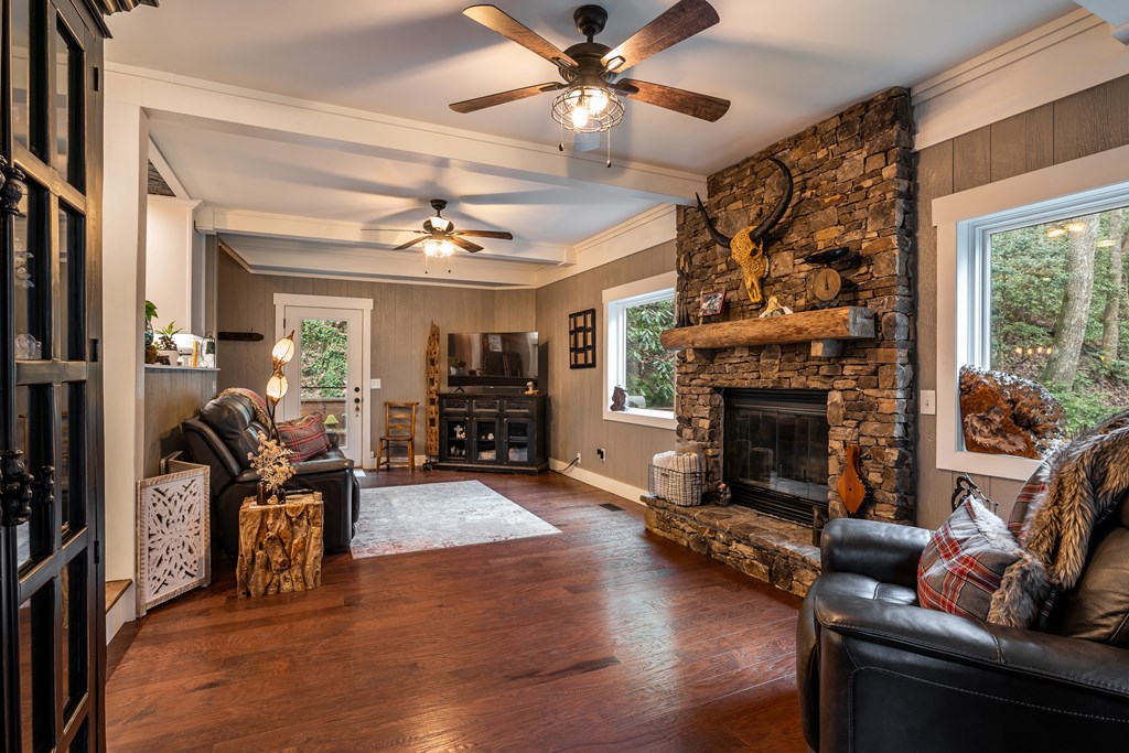 185 Huckleberry Cove Drive Property Photo 14