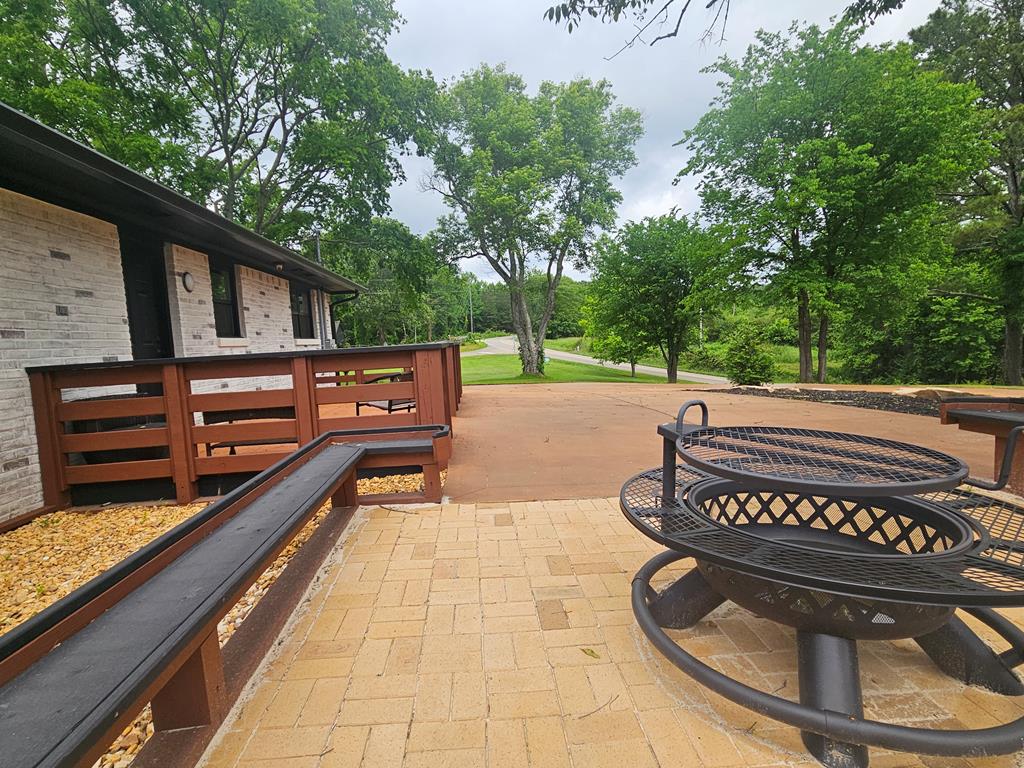 9351 Henderson Mountain Road Property Photo 3