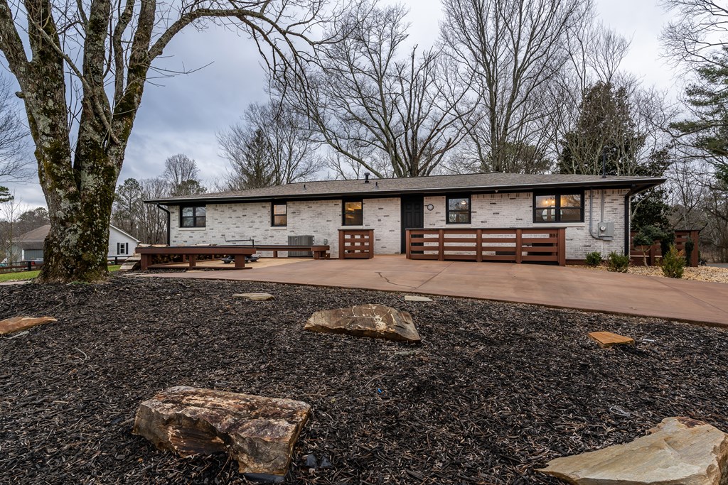 9351 Henderson Mountain Road Property Photo 9