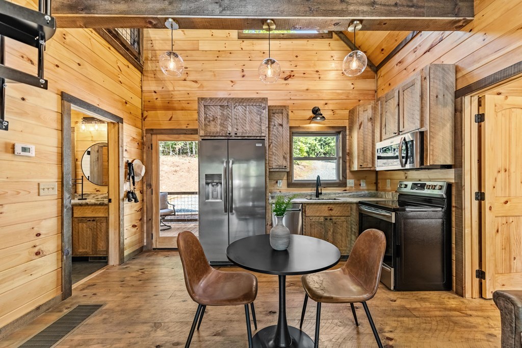 531 Old Gravel Road Property Photo 10