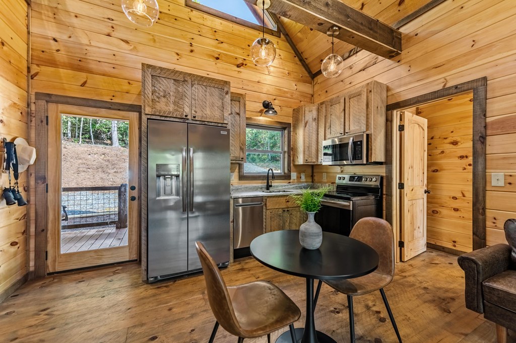 531 Old Gravel Road Property Photo 11