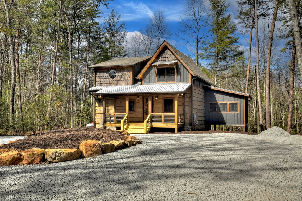 2594 Hwy 2 Property Photo 2