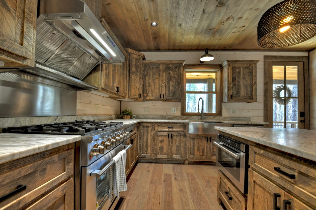 2594 Hwy 2 Property Photo 12