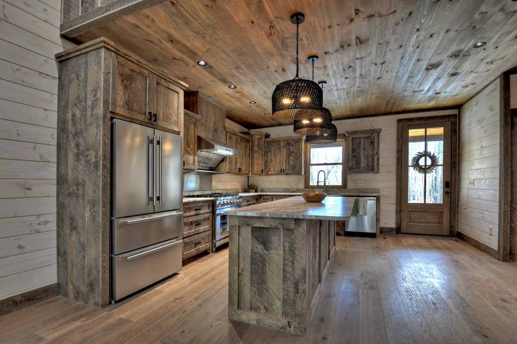 2594 Hwy 2 Property Photo 13