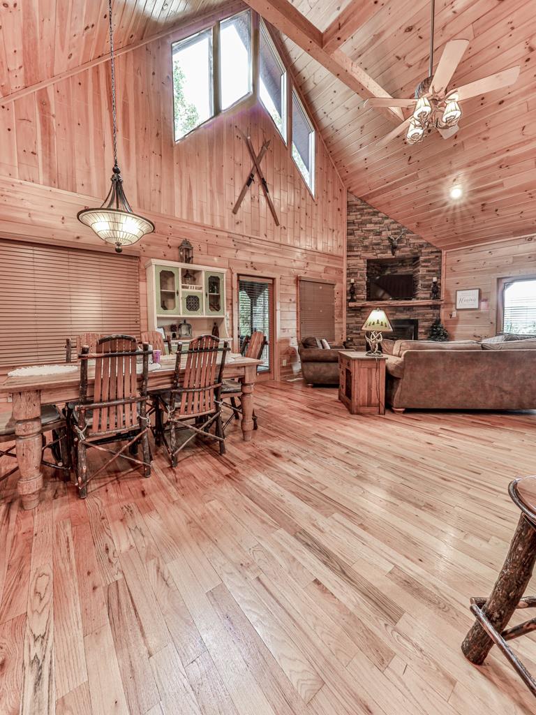 902 Laurel Creek Trail Property Photo 14