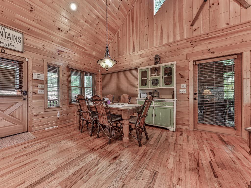 902 Laurel Creek Trail Property Photo 15