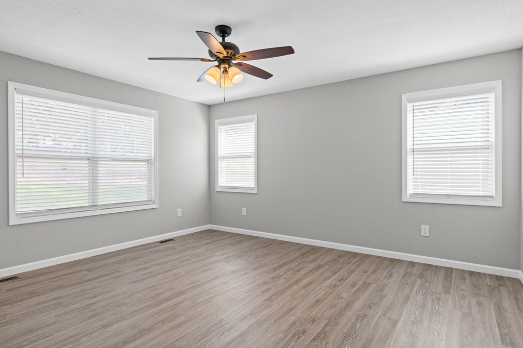101 Christian Court Property Photo 4