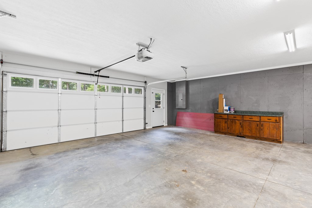 101 Christian Court Property Photo 28