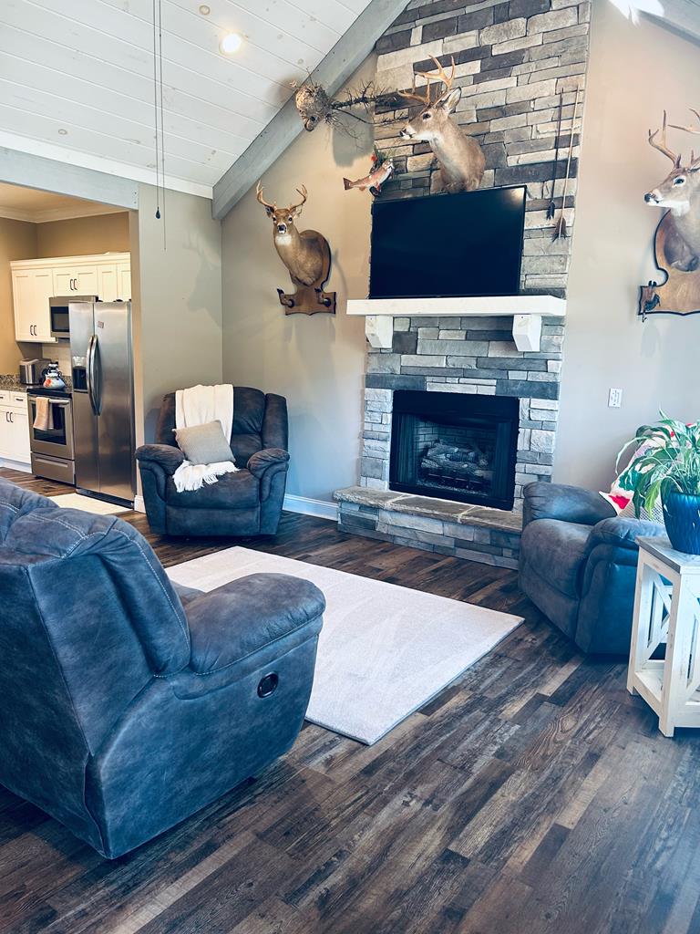 444 Meadow Circle Property Photo 8
