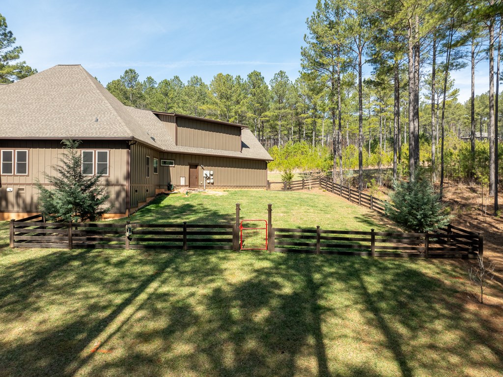 735 Deyton Drive Property Photo 8