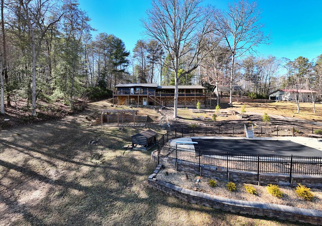 11 Collins Hollow Cove Property Photo 8
