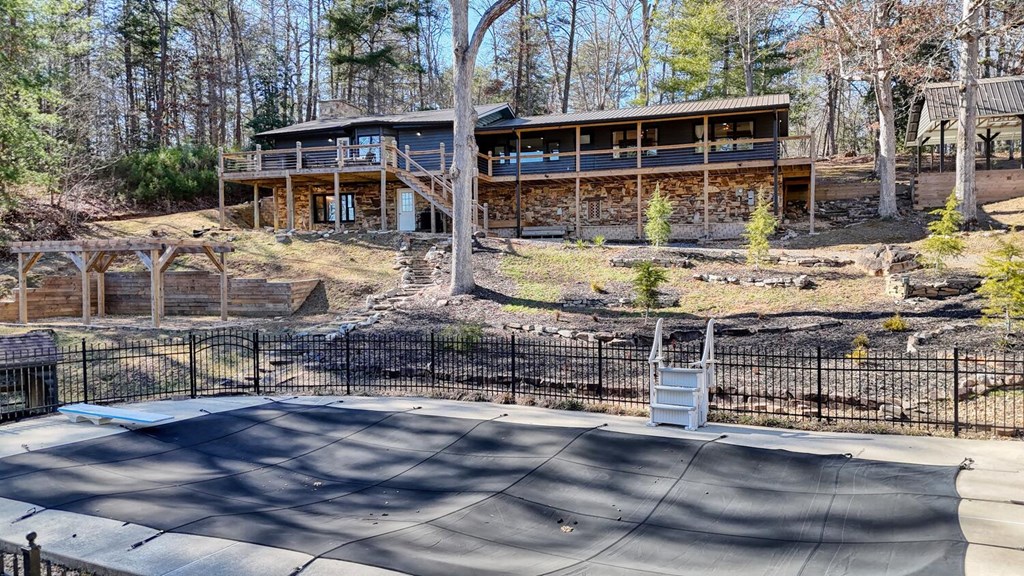 11 Collins Hollow Cove Property Photo 9