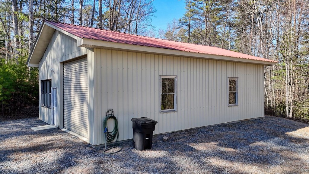 11 Collins Hollow Cove Property Photo 11