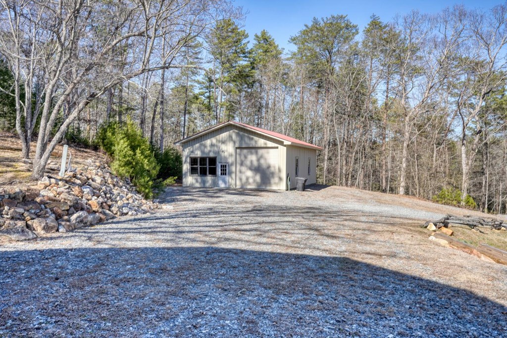 11 Collins Hollow Cove Property Photo 14