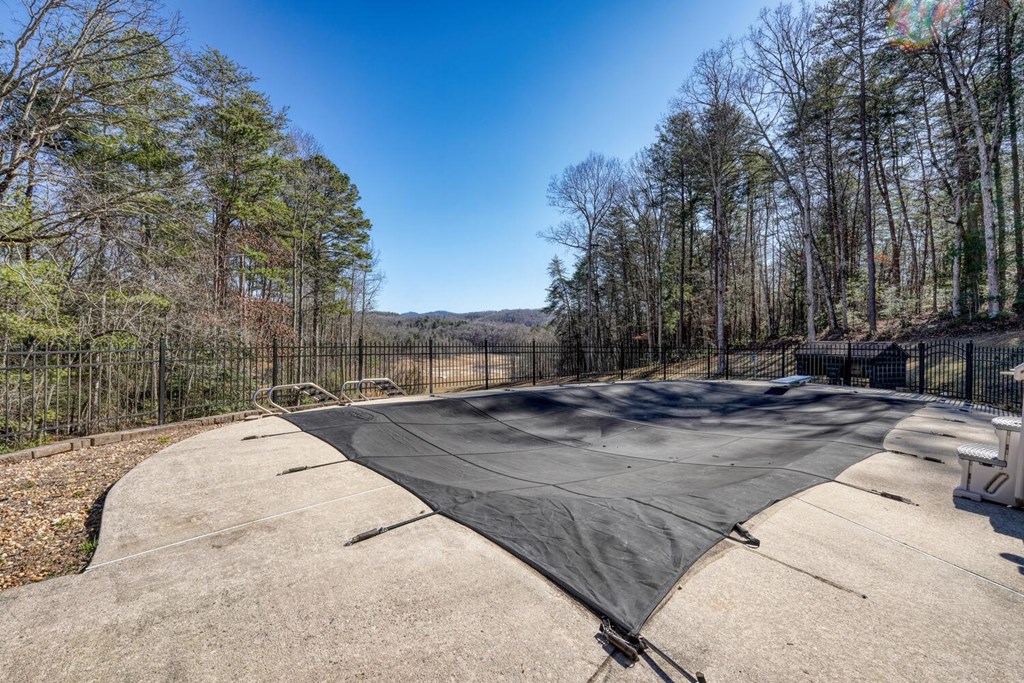 11 Collins Hollow Cove Property Photo 25