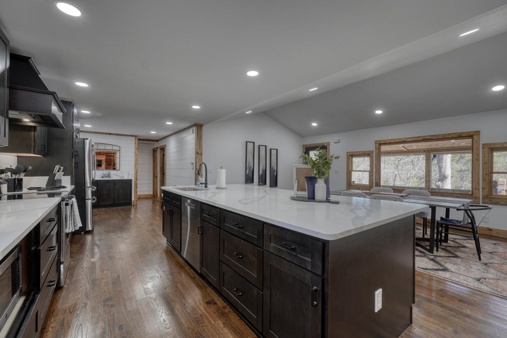 11 Collins Hollow Cove Property Photo 32