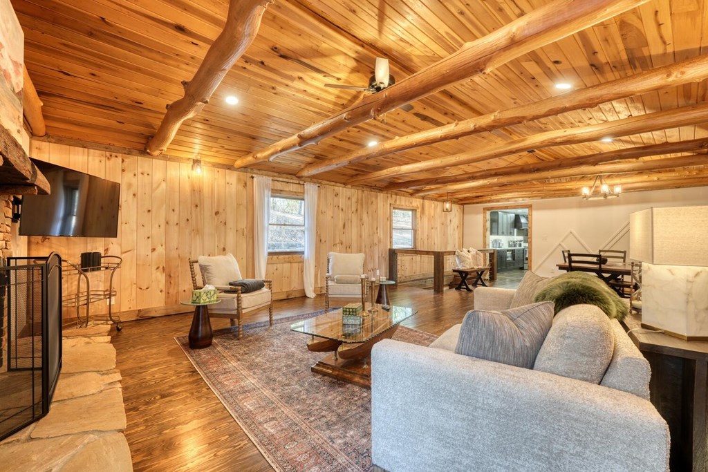 11 Collins Hollow Cove Property Photo 39