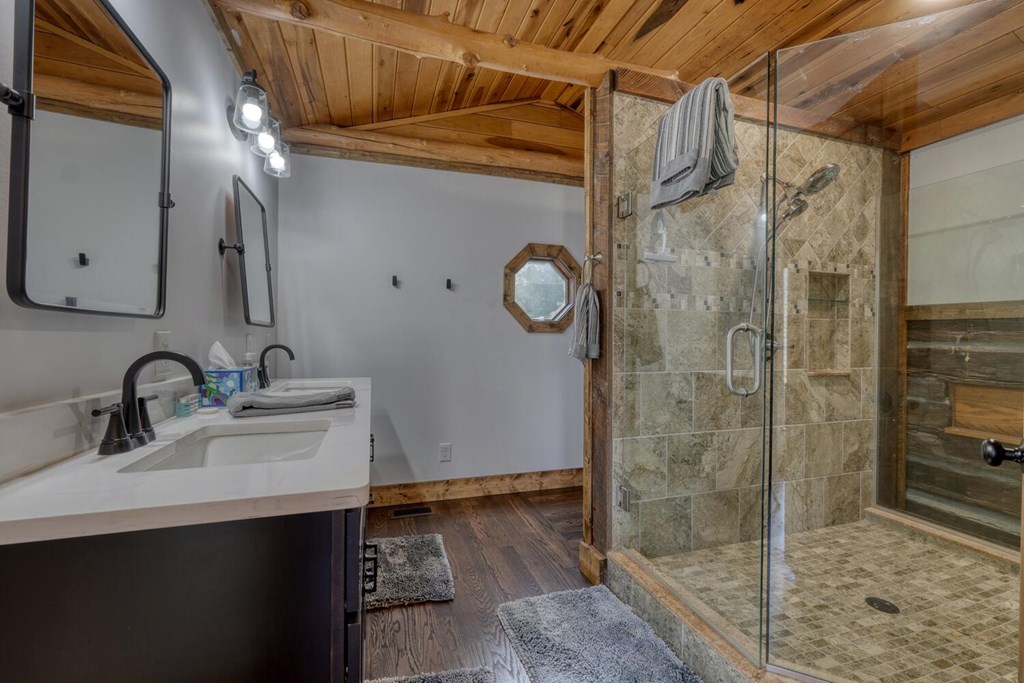 11 Collins Hollow Cove Property Photo 46